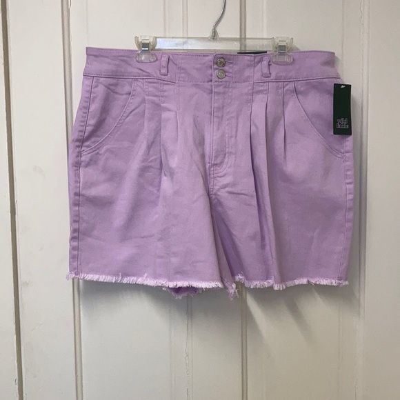 Size 18, pale lavender cotton pleated high rise shorts, by Wild Fable - Picture 1 of 7